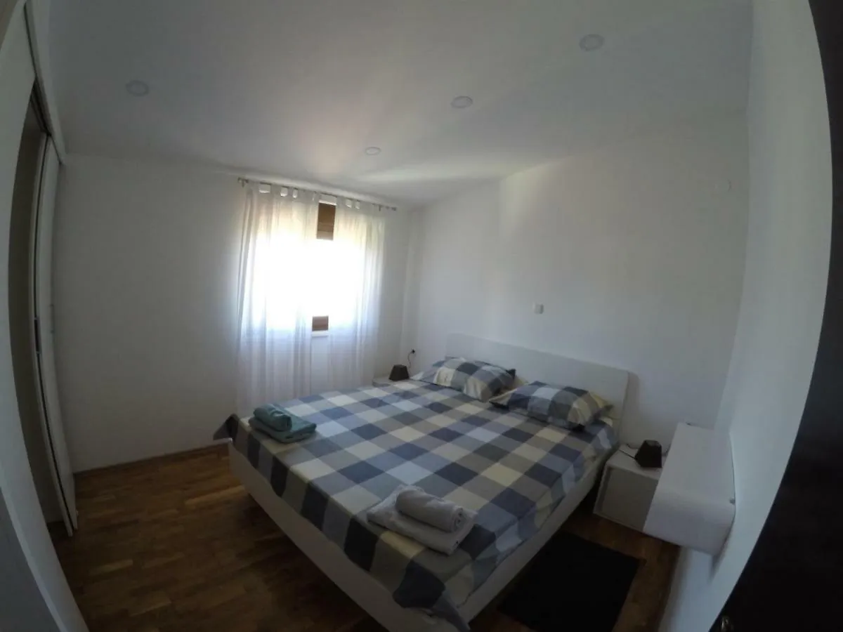 Apartman Koralj Pula